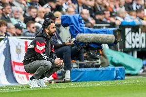 TA：曼联目前还没有具体的引援名单，最终将会取决于球队财务状况